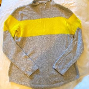 Old Navy - Gray & yellow sweater